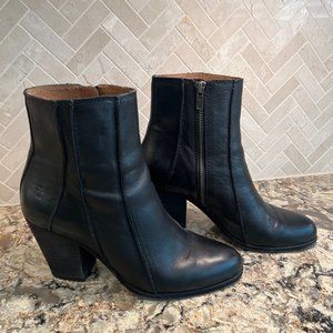 Frye Essa Seam Bootie